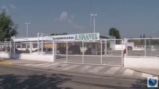 Un policía herido tras robo en el supermercado "A Granel"