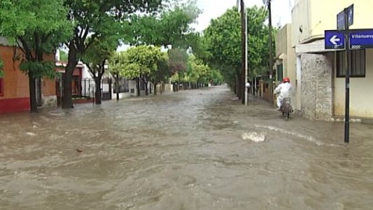 Copiosa lluvia en Córdoba provocó serios anegamientos