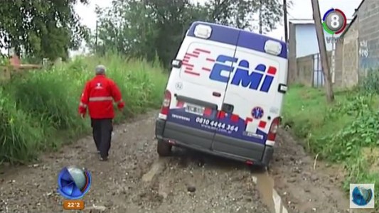 Por las intensas lluvias varios vehículos quedaron empantanados