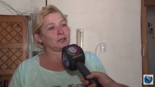 Le robaron sus ahorros y saquearon su despensa