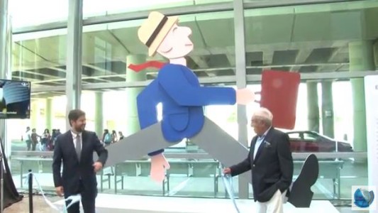 "Voy volando" la nueva obra de Antonio Seguí en el aeropuerto