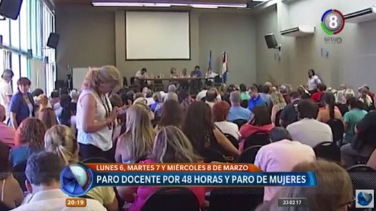 Bajo acatamiento al paro docente en Córdoba