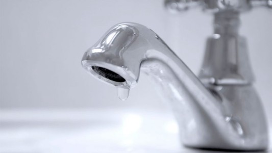 Continúa la restricción del servicio de agua en la zona sur