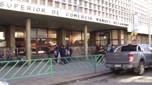 En el Manuel Belgrano, siguen sin clases