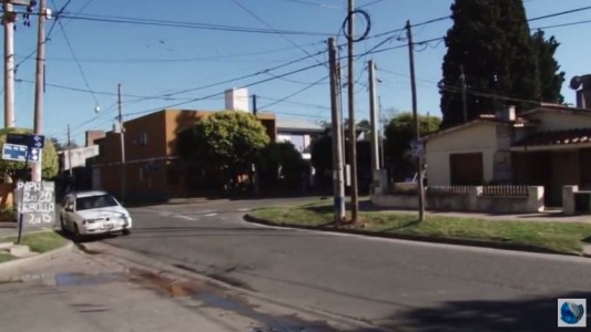 Motochorros balearon a un joven para robarle su celular