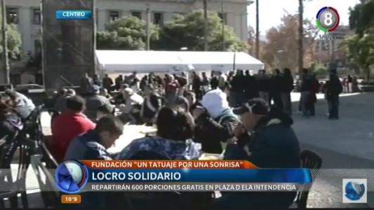Locro solidario en la Plaza de la Intendencia