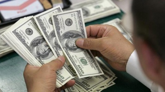 Dólar récord: trepó a $30,68