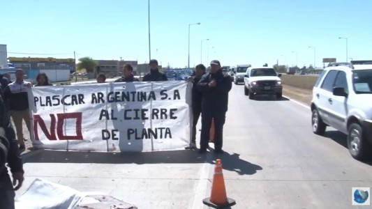 Trabajadores de Plascar protestaron por despidos
