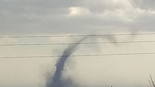 Vecinos fotografiaron un posible tornado en zona de Río Cuarto