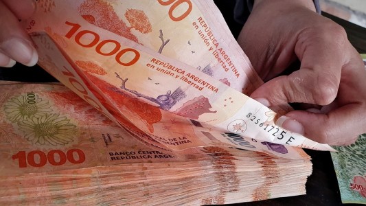 El 53% de la clase media tuvo que gastar ahorros o endeudarse para llegar a fin de mes