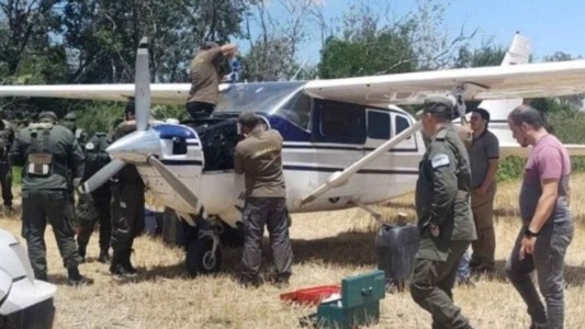 Otra avioneta narco abandonada en Santa Fe: los perros detectaron cocaína en el fuselaje