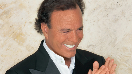 Dos exempleadas denunciaron a Julio Iglesias por agresiones sexuales