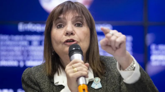 Patricia Bullrich denunció a Tapia y Toviggino ante la Conmebol por presuntas irregularidades en la AFA