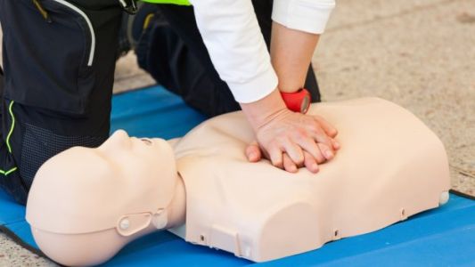 Capacitación en RCP: cursos gratuitos que preparan a la comunidad para salvar vidas