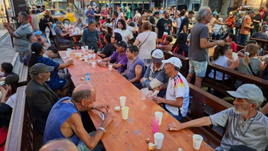 Córdoba: Récord de 700 personas en la tradicional cena navideña bajo las estrellas