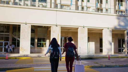 La UNC lanza un programa para que estudiantes que abandonaron terminen su carrera