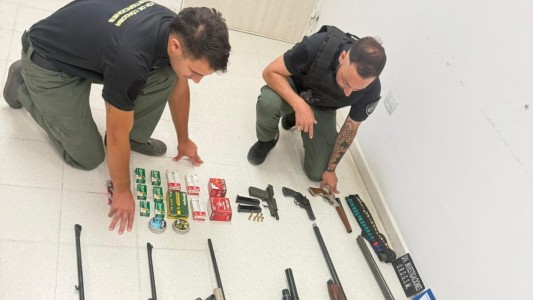 Villa María: un allanamiento terminó con un arsenal secuestrado y un hombre detenido
