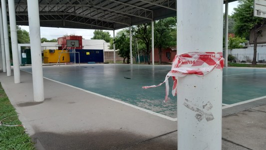 El Gobierno de Córdoba cierra los polideportivos como medida de seguridad y control