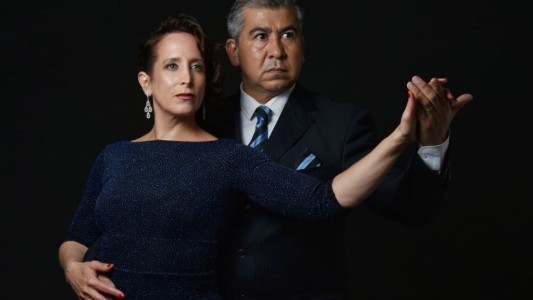 Día Nacional del Tango: una noche de música, danza y milonga frente al Teatro Real