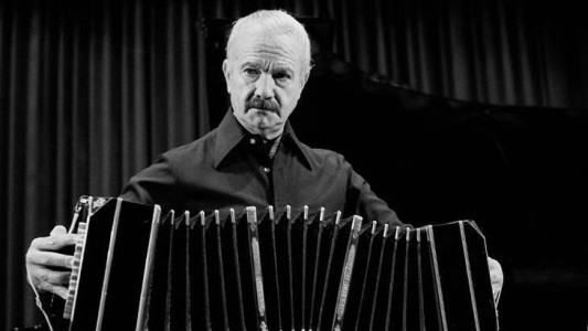 Tango en movimiento: homenaje a Astor Piazzolla en el Museo Metropolitano de Arte Urbano