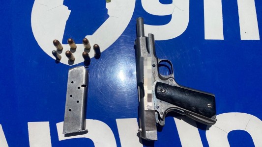 Detuvieron a un hombre armado y con pedido de captura tras un operativo policial