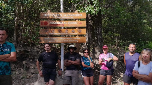 Correr o caminar en el Cerro “La Banderita” ya no es gratis: hay polémica en la comunidad