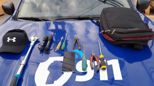 Cerro de las Rosas: detienen a dos hombres tras un robo domiciliario