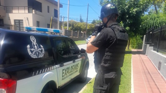 Tres limpiavidrios detenidos tras destrozar un auto luego de exigir dinero a un conductor