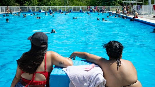 “Rondas de Verano”: realizan jornadas recreativas en piletas municipales para personas que asisten a la red de cuidados en salud mental