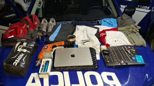 Capturaron a un hombre tras un llamado al 911 y recuperaron elementos robados de un edificio