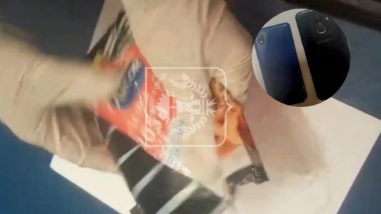 Intentó ingresar celulares ocultos en un envase de “salsa lista” y fue descubierta