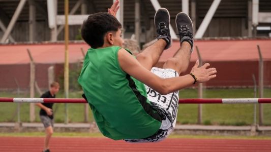 Más flexibilidad para estudiantes deportistas: nuevo régimen de licencia en las escuelas