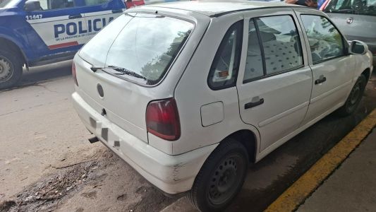 Tres detenidos por el robo de un auto en Córdoba: recuperaron el vehículo y secuestraron otro