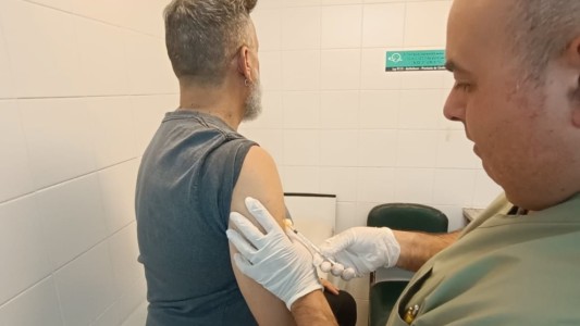 La Provincia extiende la vacuna contra el dengue a personas de hasta 59 años en zonas priorizadas