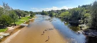 Verano 2026: cuánto cuesta estacionar cerca de los ríos en las Sierras de Córdoba