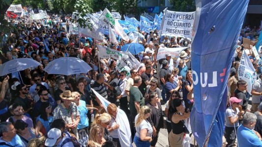 Paro y movilización: gremios marchan a la Legislatura contra suba de aportes
