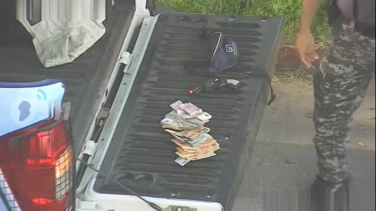 B° Los Plátanos: detuvieron a un hombre que robó a una mujer usando un arma falsa