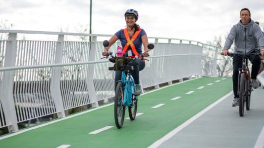 Un paseo en bici por el Parque de la Biodiversidad y la Ciclovía Elevada