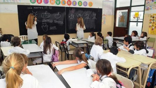 Siete de cada diez docentes cordobeses no logran llegar a fin de mes