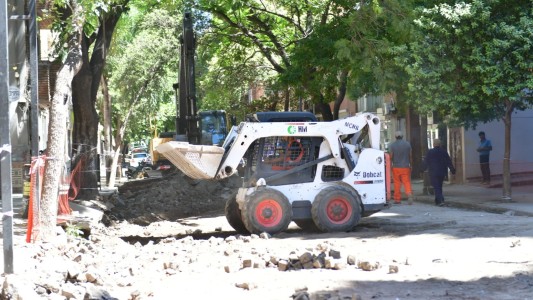 Corte total en Ambrosio Olmos y Crisol por trabajos de bacheo