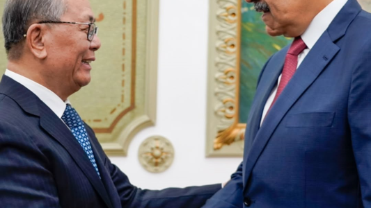 Reunión con China contra la “intimidación de EEUU”: el último acto público de Maduro como presidente