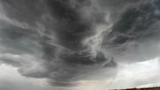 Alerta en Córdoba: el temporal avanza en el sur provincial con granizo y fuertes vientos