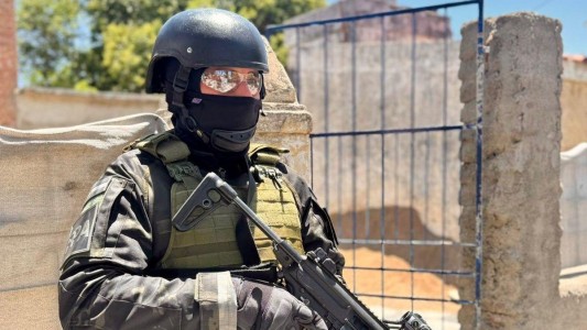 Allanaron una vivienda y secuestraron plantas de marihuana en barrio General Urquiza