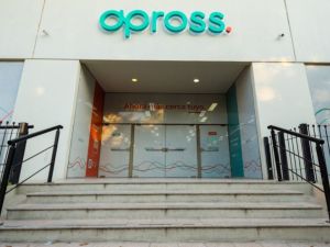 Detuvieron a dos oncólogos por millonario fraude en la obra social provincial