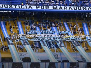 Bombonera celeste y blanca: el pedido de justicia por Maradona y amistoso de la Selección en una noche especial