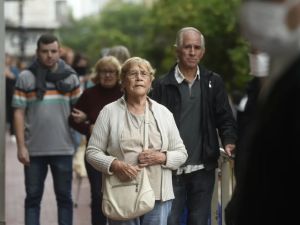 Córdoba: El lunes cobran los jubilados y el martes arranca el pago a estatales