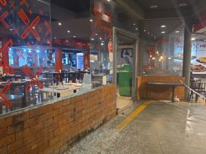 Un policía terminó baleado al intentar separar una pelea de cuidacoches