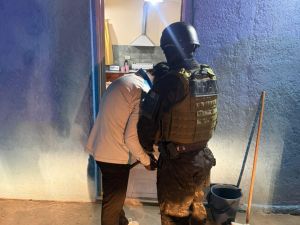 Cayó una banda narco familiar: tres detenidos y droga incautada en varios allanamientos