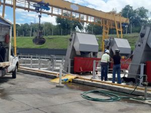 Investigan el hallazgo de un feto en una planta de tratamiento de líquidos cloacales