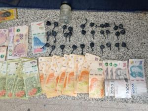 Aprehenden a un hombre con drogas fraccionadas tras resistirse a un control